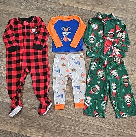 Elf On The Shelf And Other Themed Pajama Bundle Sized 18 Months - Picture 1 of 7
